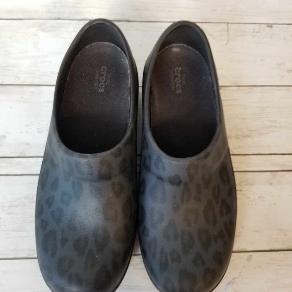 Crocs Neria Leopard Print Slip Resistant Work Clo… - image 4